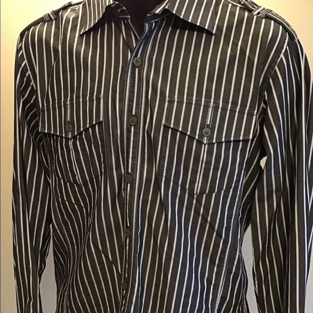 7 Diamonds Men’s Shirt. Size Medium.